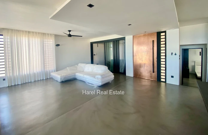 **Luxury Beachfront Penthouse for Sale **  