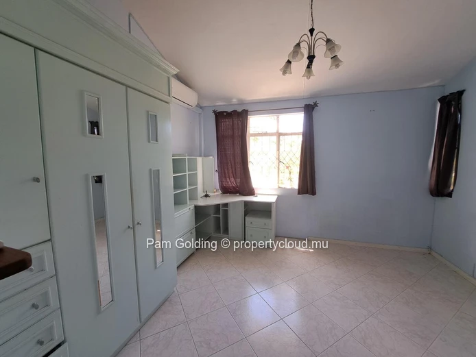 Pointe aux Canonniers – Maison à vendre – Pam Golding Mauritius