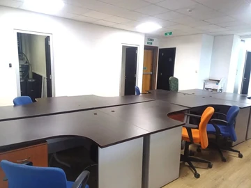 Bureau de 5 Chambres