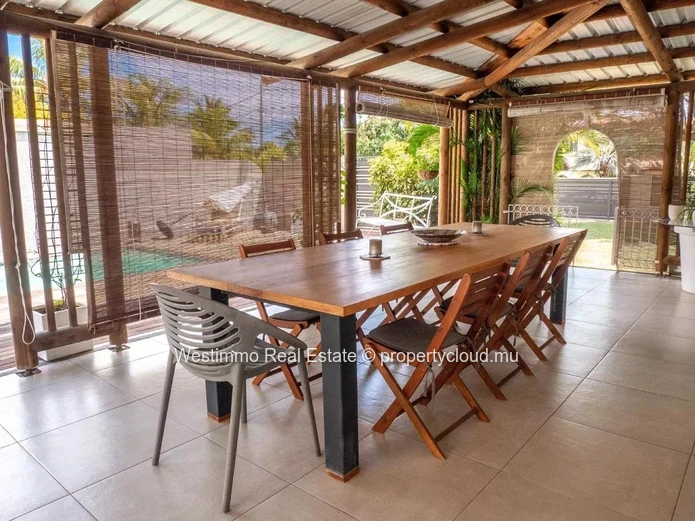 Maison familiale de plain-pied avec piscine et vue Tourelle à Tamarin