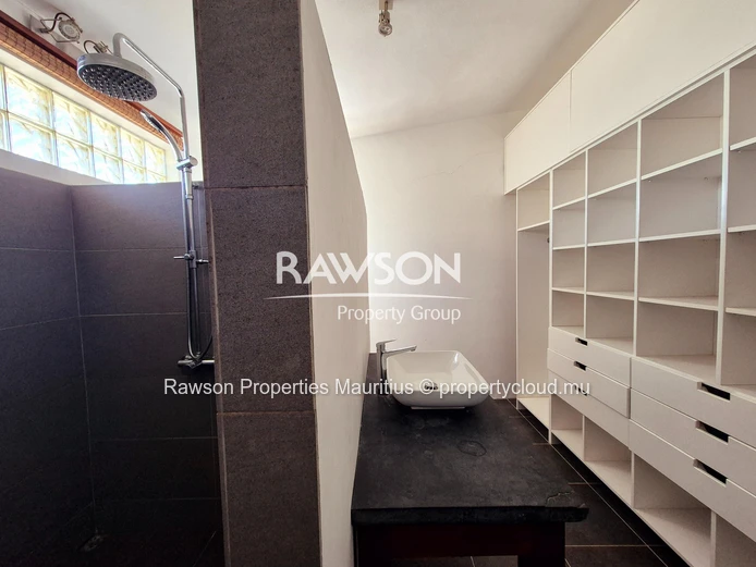 Well-Maintained 3-Bedroom Duplex for Sale in Floréal – 232 sqm