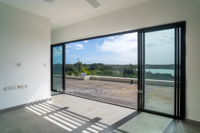 Penthouse Spacieux avec Piscine Privative