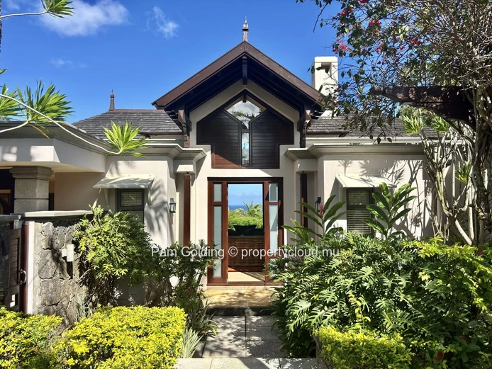 Élégante Villa de 4 Chambres avec Vue Spectaculaire sur l’Océan à Heritage Villas Valriche