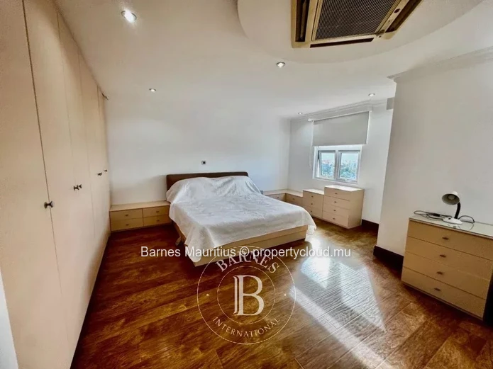 QUATRE BORNES - Duplex - 4 chambres - 330 m²