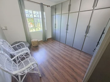 6 Bedroom House