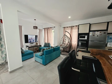 4 Bedroom Villa