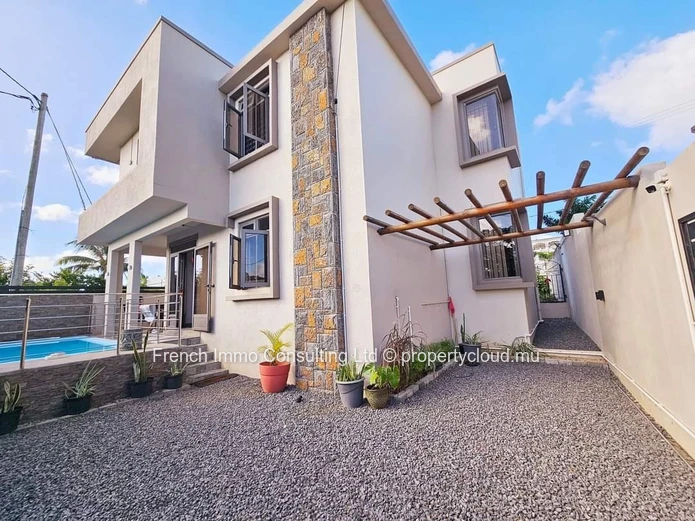 Villa 4 chambres, piscine , pereybere
