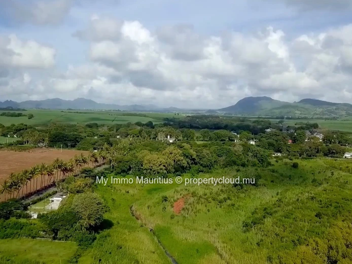 Duplex 3 chambres dans la Smart City de l’Est de l’île Maurice – Golf, mer et nature