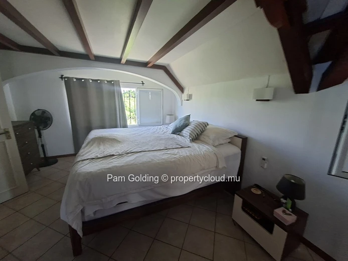 À Vendre – Charmante Villa de 220 m² à Calodyne