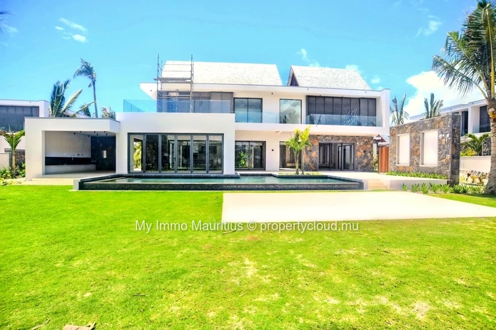 Villa d’Exception dans un Domaine Résidentiel Exclusif en Bord de Mer
