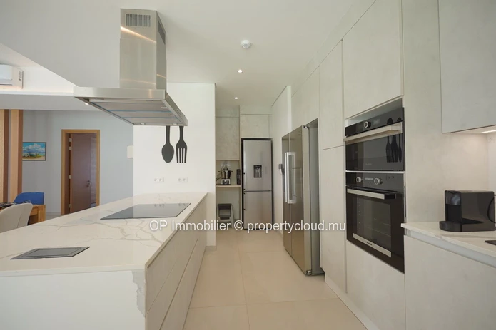 Appartement 3 chambres de 225 m² avec piscine à vendre à Grand Baie
