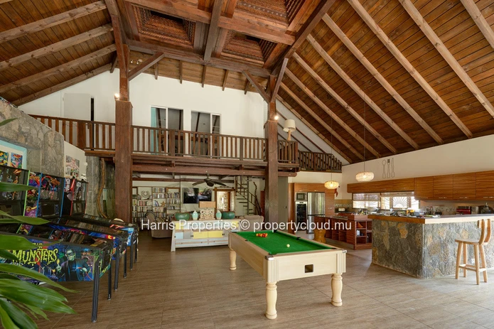 Magnificent Balinese-style RES villa for sale in a secure residential complex in Grand Baie