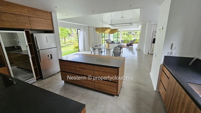 Villa moderne de 4 chambres 