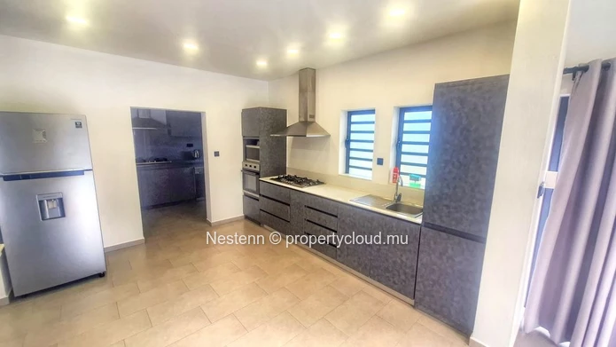 Spacious and bright 4 bedroom villa with its swimming pool