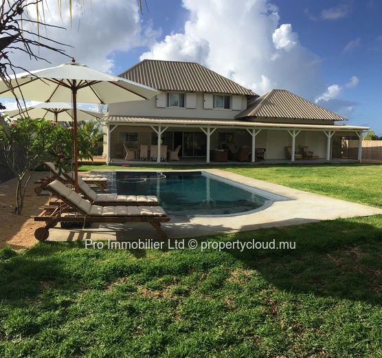 Spacious Modern Furnished Villa for Rent , Beau Vallon Morcellement.(South)