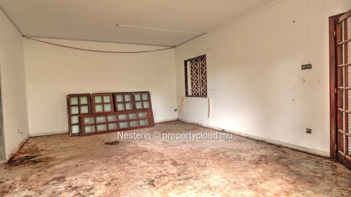 Traditional single-storey villa with 4 bedrooms