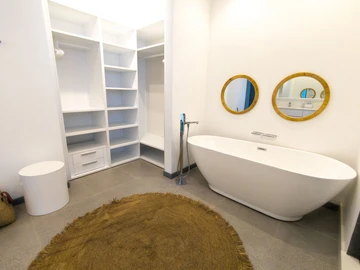 4 Bedroom Apartment