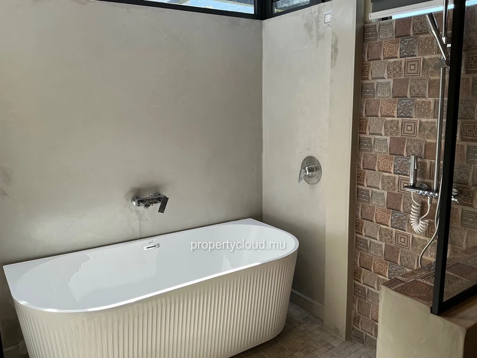 Beautiful 3-bedroom villa for rent on Mount Mascal – Calodyne / Grand Baie