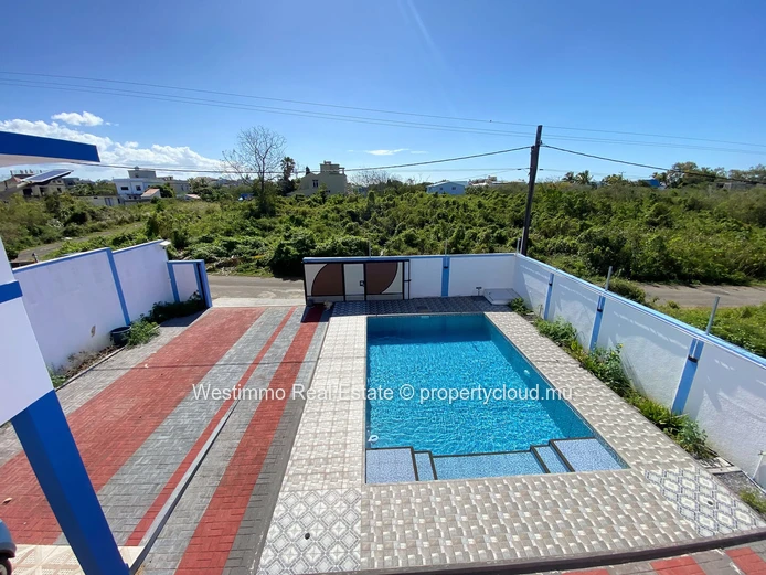 Family home with swimming pool for long-term rent in Grand Gaube, Mauritius
