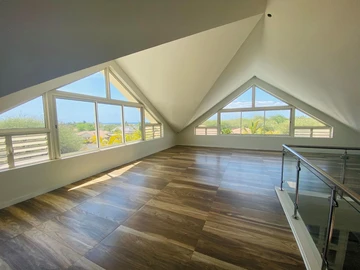 5 Bedroom Villa