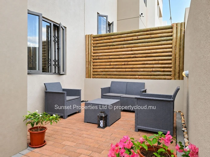 Modern Apartment | Garden Level | Peaceful & Residential Neighbourhood