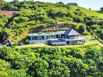 5 Bedroom Villa