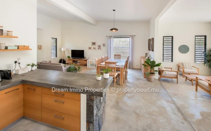 Belle Villa Sur Un Grand Terrain De 1 400 M² Proche De Grand Baie - Ile Maurice