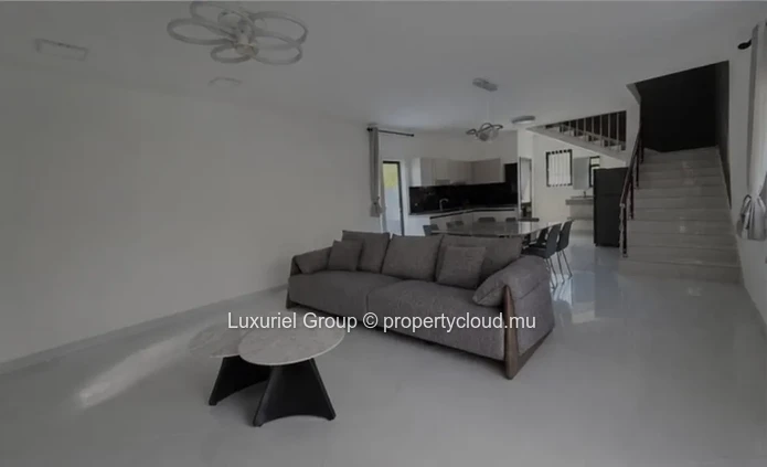 Modern and Spacious Duplexes for Rent in Pereybere