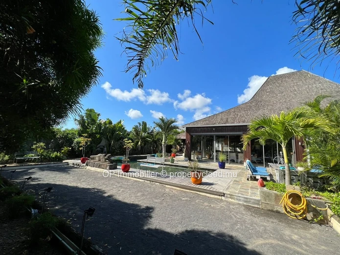 Villa de 4 chambres avec piscine privée à vendre à Péreybère