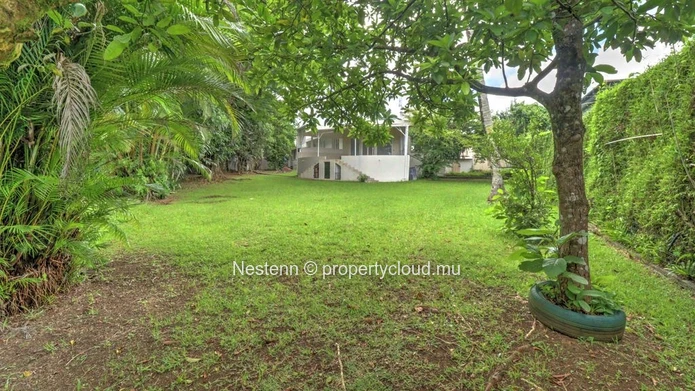 Spacious single-storey property in Floréal – Ideal for a large family or a business project