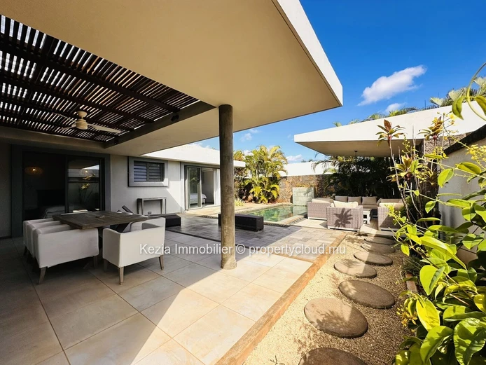 Contemporary Villa All On One Level