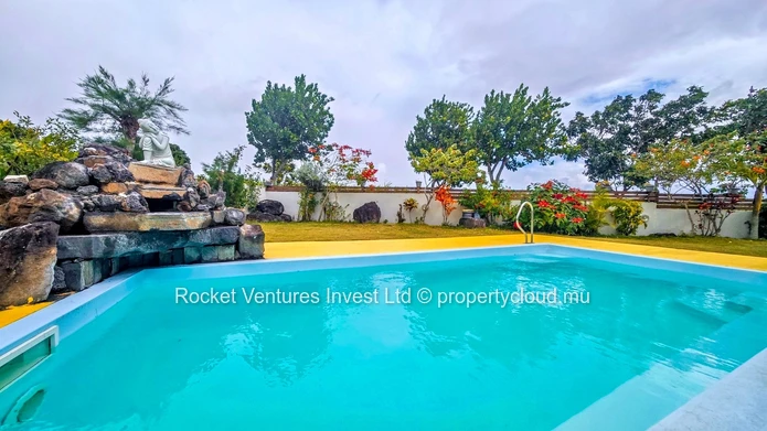 VENTE - Villa de Prestige avec Piscine – 3 Chambres à Mont Piton