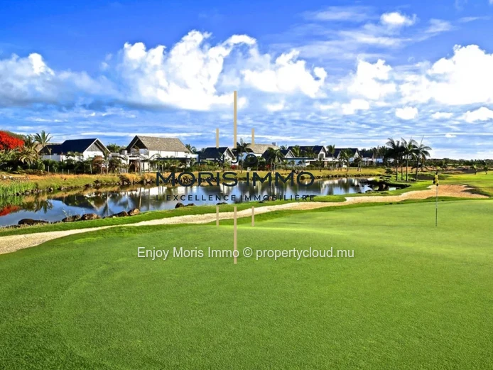Luxury penthouse for sale – Mont Choisy Golf & Beach Estate – Mauritius – Golf course view –