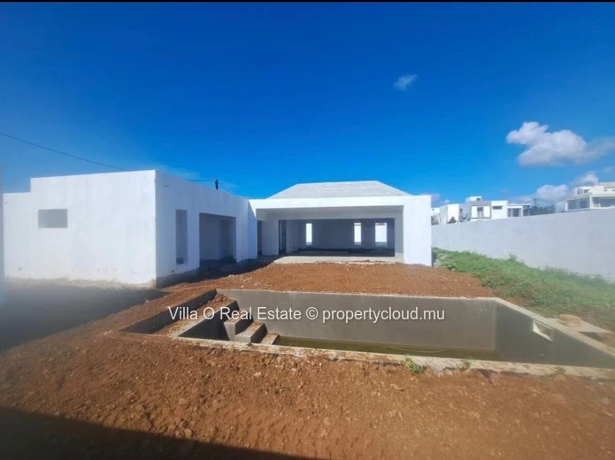 Unique opportunity to acquire a lovely 4-bedroom en-suite house in a secure residence in Grand Baie. Rs. 12 million s...