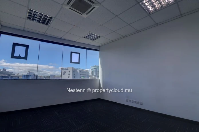 Modern Office Space for Rent – 302.20 m²