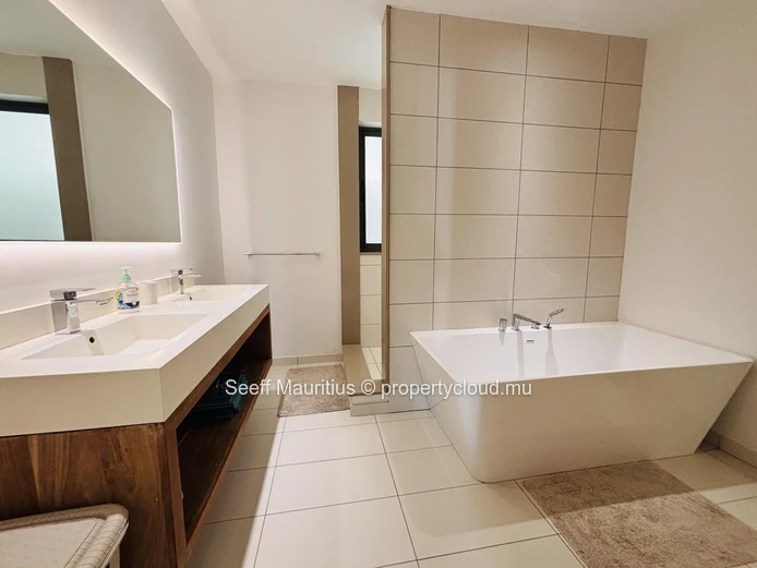 Spacieux Appartement de 3 Chambres à Louer dans une Résidence Moderne