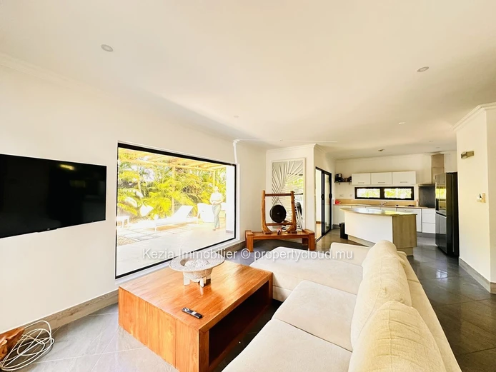 Tropical Oasis And Contemporary Elegance
