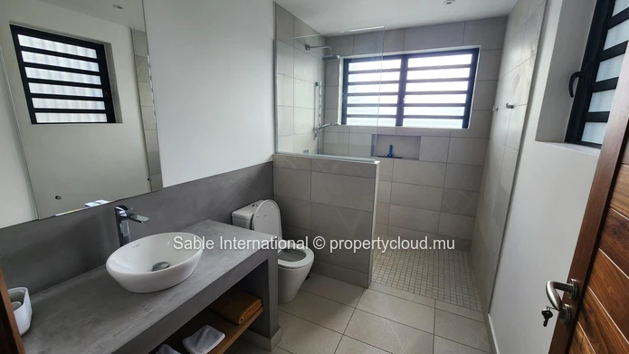 Villa de luxe avec piscine privée à Roches Noires! Entièrement meublée.