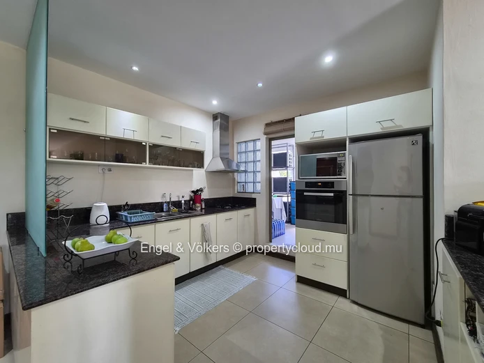 Spacious 3-Bedroom Apartment in a Convenient Coastal Location