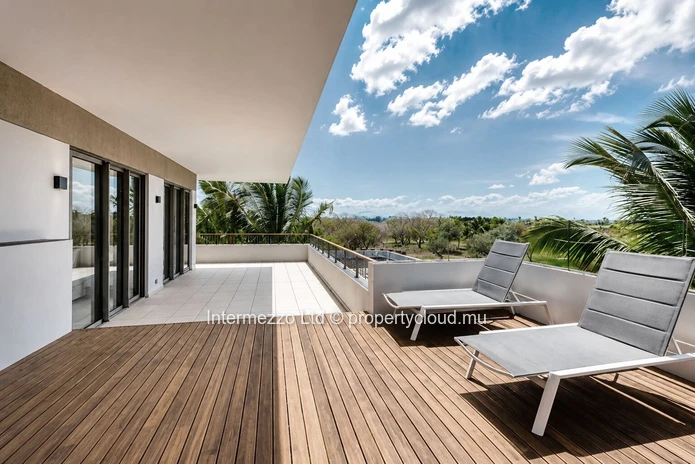 Penthouse IRS vue golf à Mont Choisy – 3 chambres en suite | Dernier étage | Île Maurice