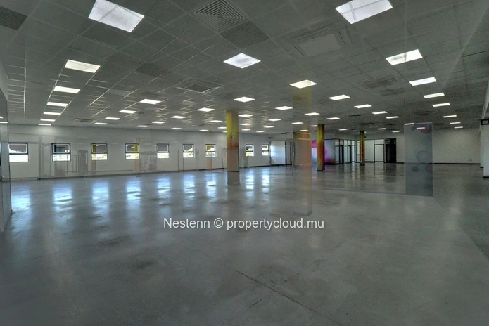 Modern offices in strategic location and excellent accessibility