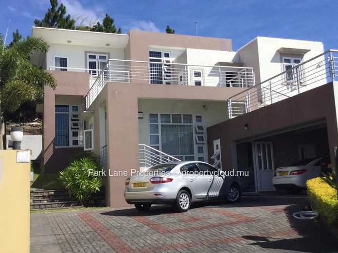 Villa of Contemporary Architecture in Floreal