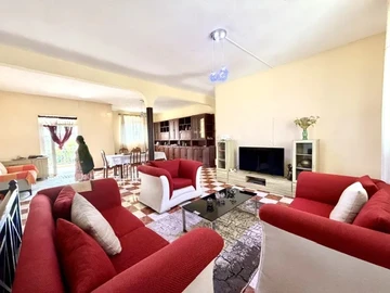 10 Bedroom House
