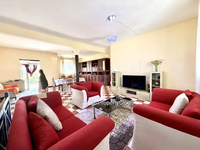 Maisons / Villas - 10 chambres - Quatre Bornes