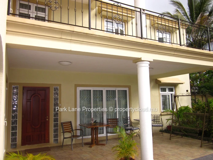 Triple Storey house  in Belle Rose