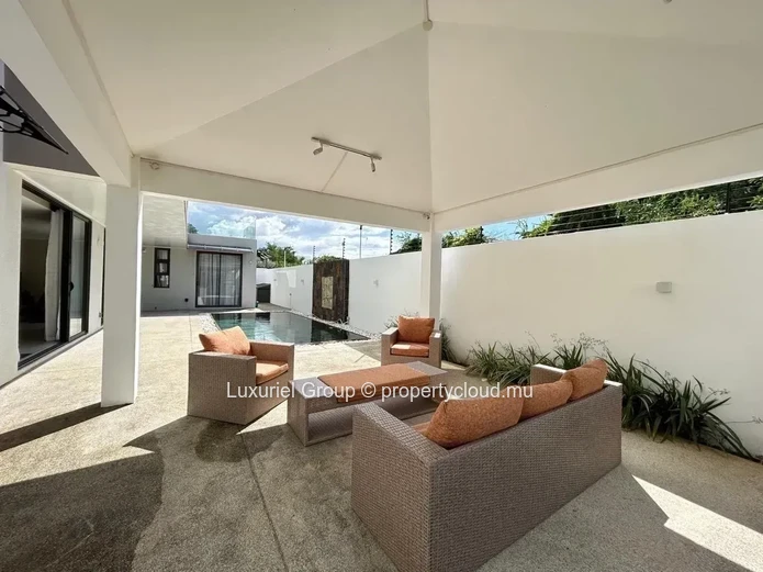Contemporary Villa for Rent with Pool, Kiosk and Security System