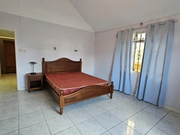 Tranquil Coastal Living: Charming home in peaceful area