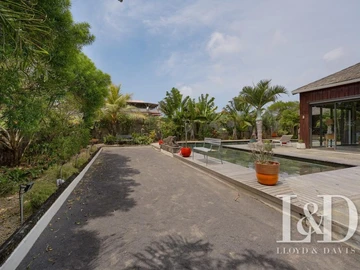 4 Bedroom Villa