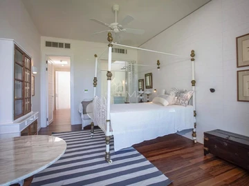 5 Bedroom Villa