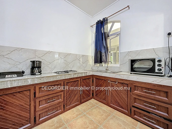 Large 287 m² house for sale